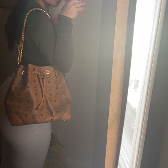 Authentic mcm bucket bag - Picture 10 of 10
